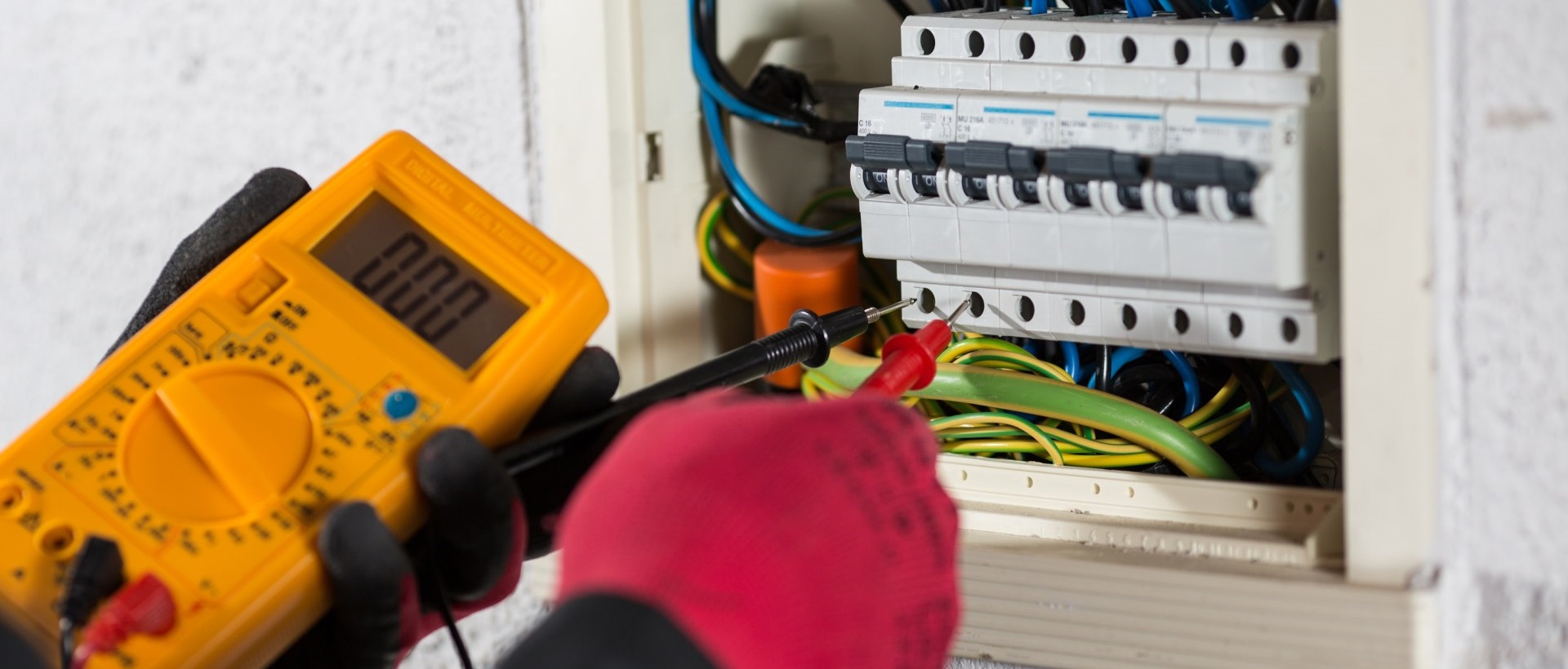 Electricians UB6